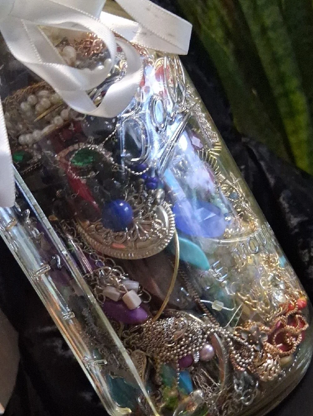 Mystery Jewelry Jar 1/2 Gallon Mason Jar 5 Lbs . Lots Of Beautiful Jewelry.